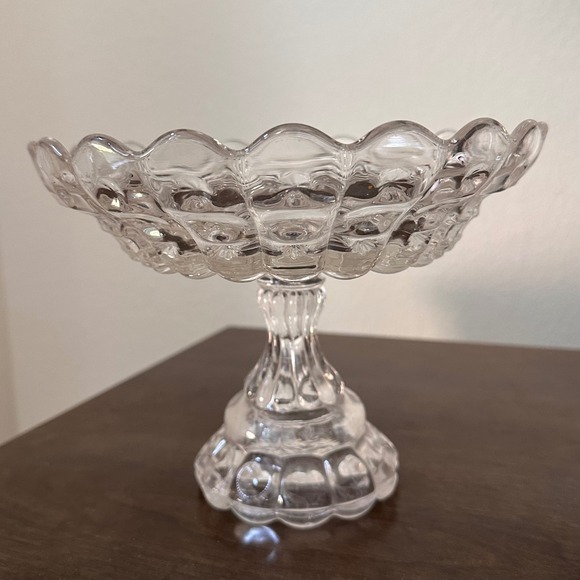 c1880's Huge EAPG Priscilla by Dalzell, Gillmore and Leighton Glass Centerpiece - Picture 8 of 11